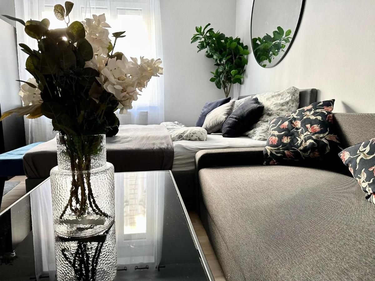 Balcony Apartment, 1 Min To U1 Reumannplatz Wien Eksteriør bilde